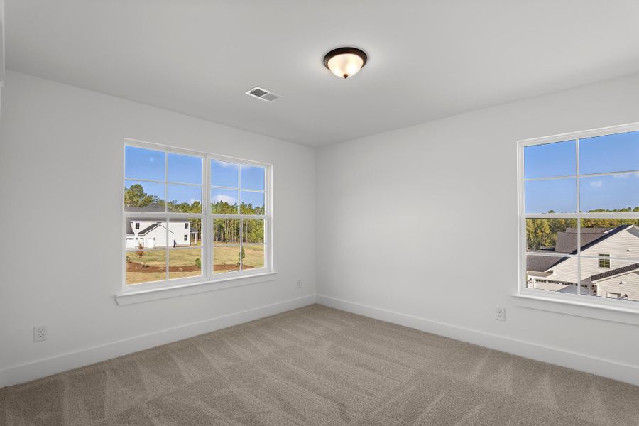 Spacious, unfurnished interior of a new home in Hancock Farms, Aiken (Image 44).