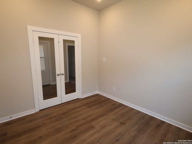 Spacious, unfurnished interior of a new home in Winding Brook, San Antonio (Image 20).