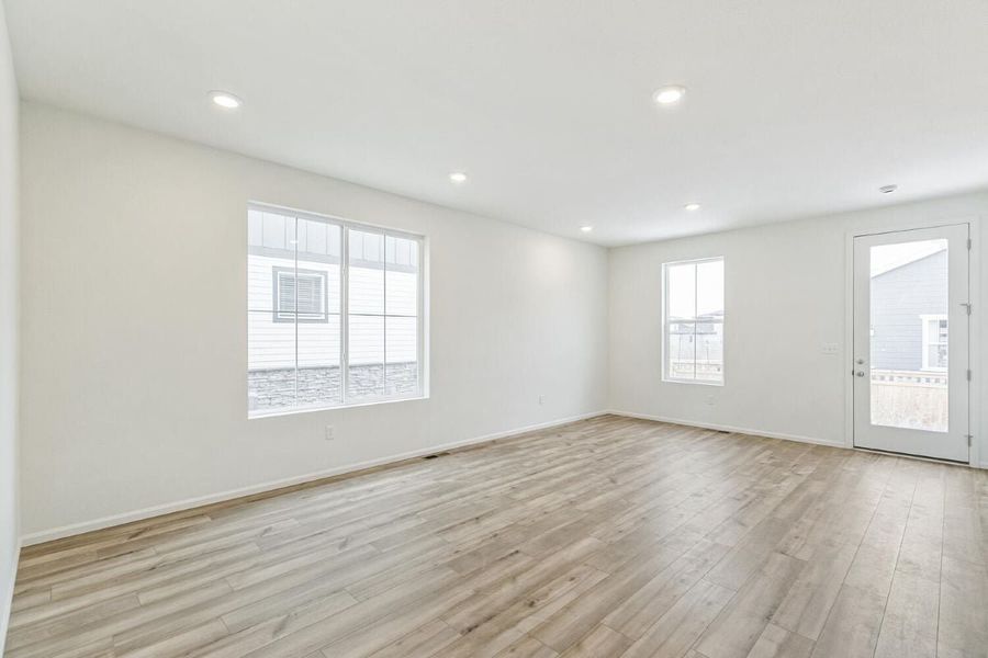 Spacious, unfurnished interior of a new home in Painted Prairie, Aurora (Image 5).