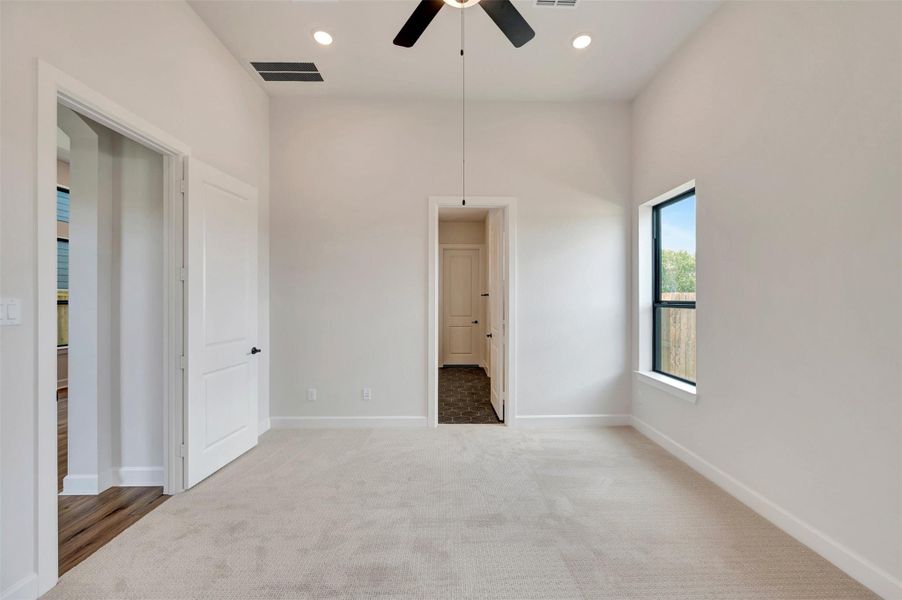 Spacious, unfurnished interior of a new home in Sienna - Landmark Row Collection, Missouri City (Image 21).