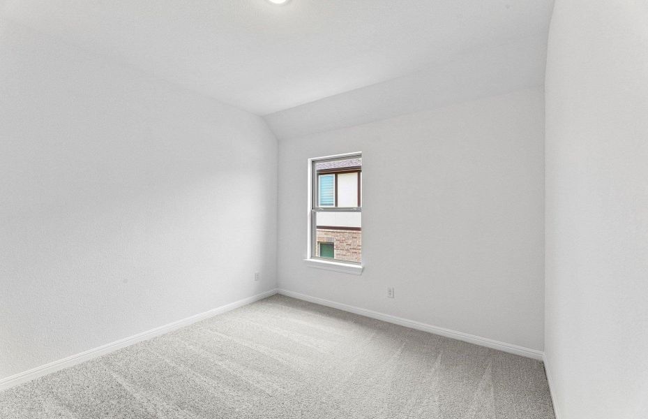 Spacious, unfurnished interior of a new home in Bluffview Reserve, Leander (Image 32).