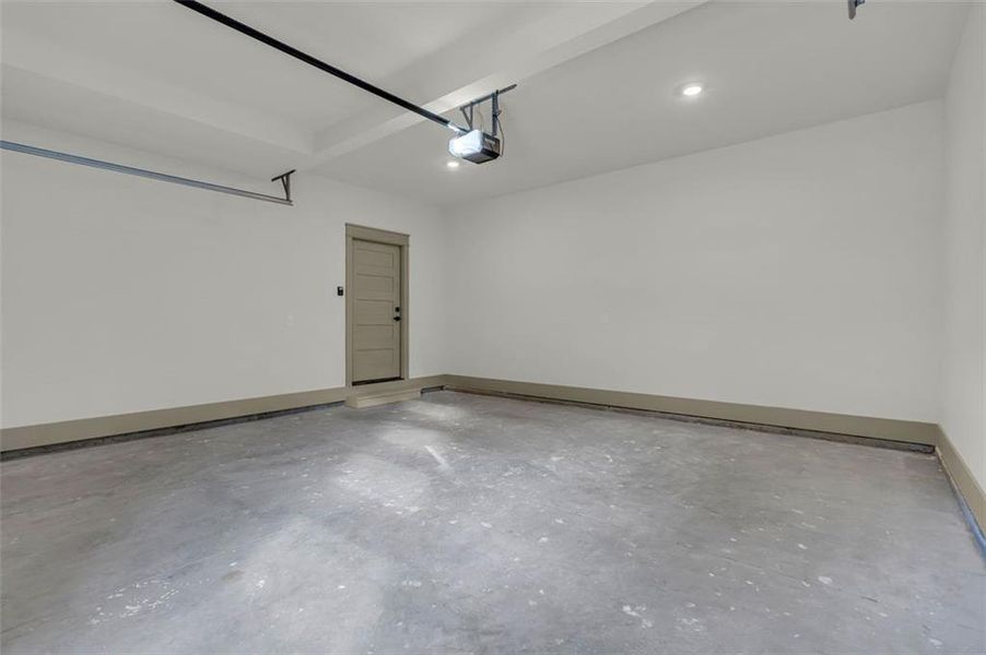 Spacious, unfurnished interior of a new home in , Monroe (Image 42).