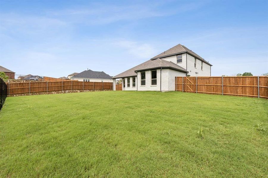 Exterior details and patio area of a home in Stoney Creek, Sunnyvale (Image 4). Exterior details and patio area of a home in Stoney Creek, Sunnyvale (Image 4).