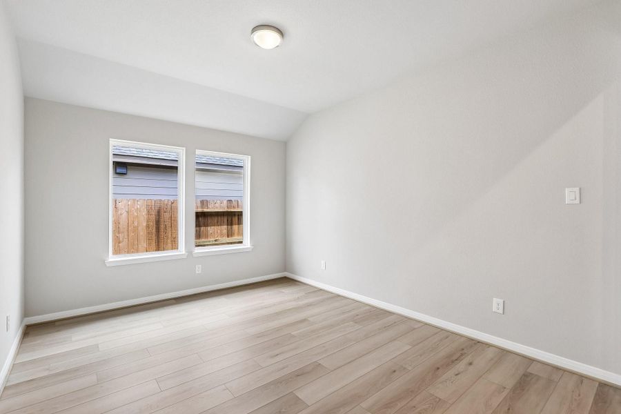 Spacious, unfurnished interior of a new home in Aldeana - Paintbrush Collection, Bonney (Image 23).