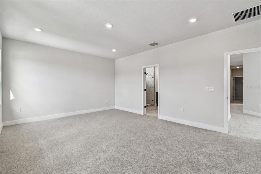 Spacious, unfurnished interior of a new home in Persimmon Park - Garden Series, Wesley Chapel (Image 36).