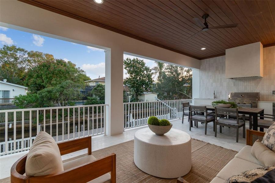 Exterior details and patio area of a home in , Tampa (Image 3).
