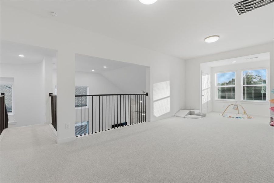 Spacious, unfurnished interior of a new home in Sonoma Verde, McLendon-Chisholm (Image 24).