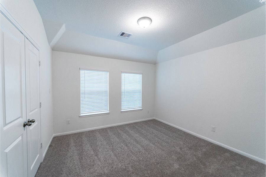 Spacious, unfurnished interior of a new home in Martha's Vineyard, Alvin (Image 45).
