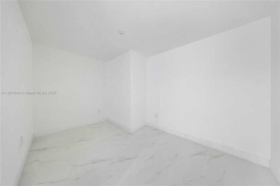 Image 13 of a home in .