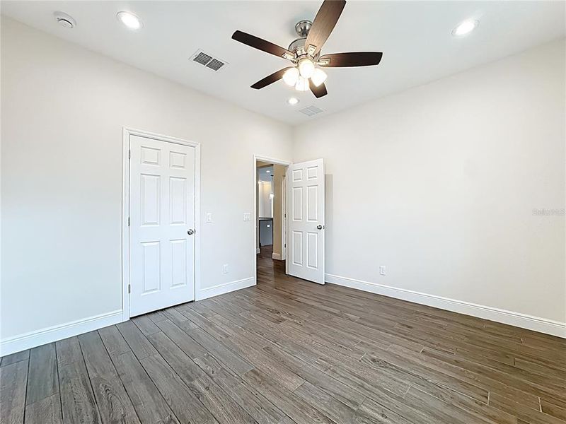 Spacious, unfurnished interior of a new home in , Orlando (Image 54).