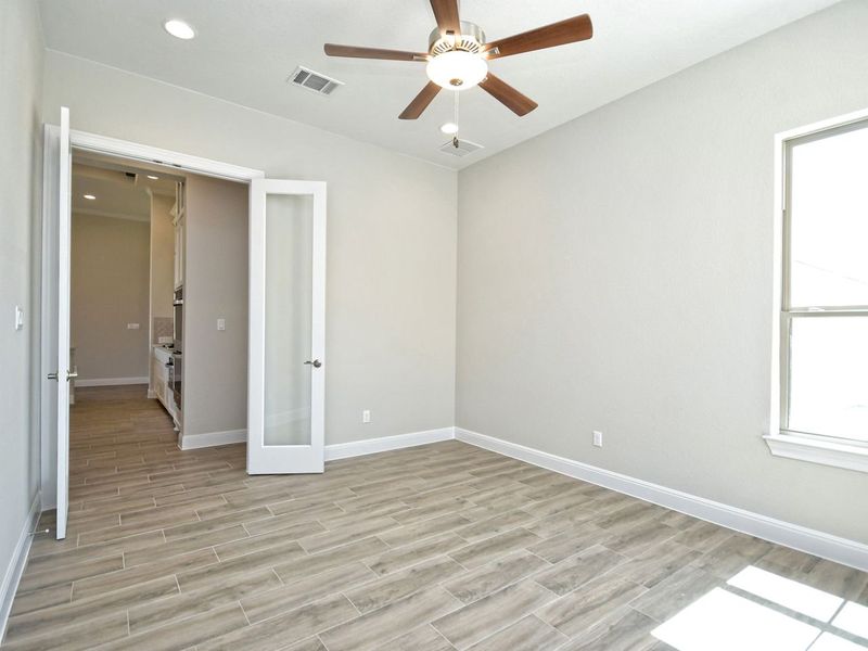 Representative unfurnished interior of a home built from the Siena III by Giddens Homes in Clearwater Ranch, Liberty Hill (Image 197).