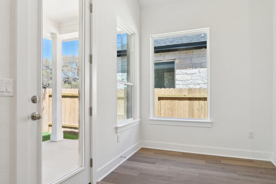 Spacious, unfurnished interior of a new home in Persimmon, Buda (Image 26).