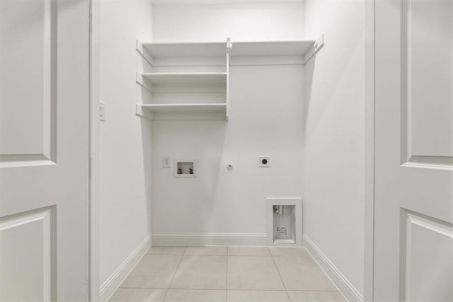 Spacious, unfurnished interior of a new home in , Lewisville (Image 20).