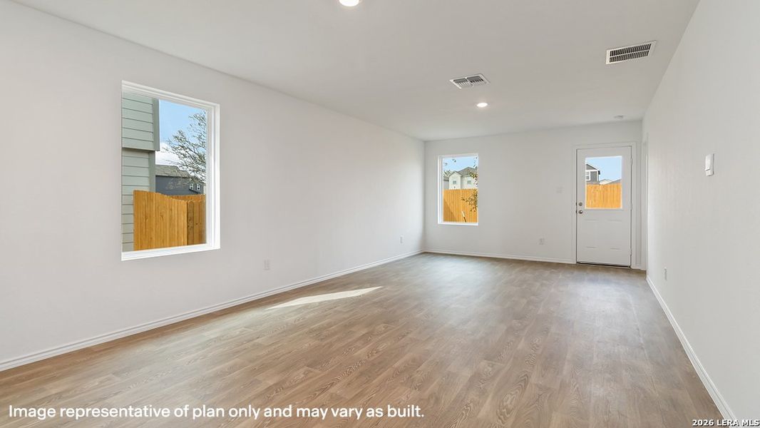 Spacious, unfurnished interior of a new home in Blue Ridge Ranch, San Antonio (Image 15).