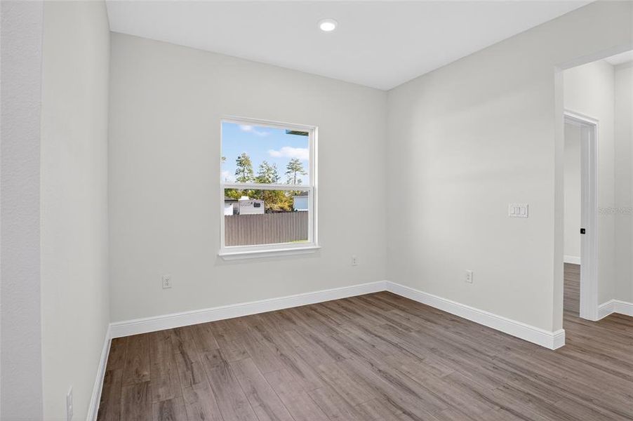 Spacious, unfurnished interior of a new home in , Ocala (Image 19).