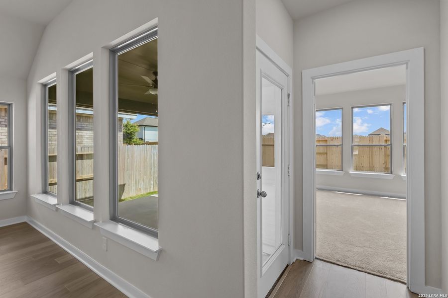 Spacious, unfurnished interior of a new home in Stillwater Ranch, San Antonio (Image 19).