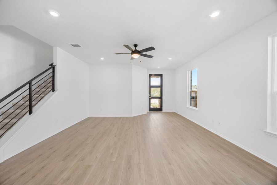 Spacious, unfurnished interior of a new home in Retreat at San Gabriel, Georgetown (Image 19).