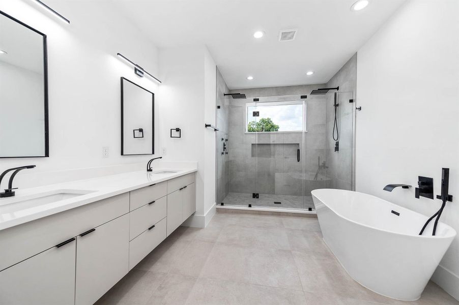 Huge bath suite Huge bath suite