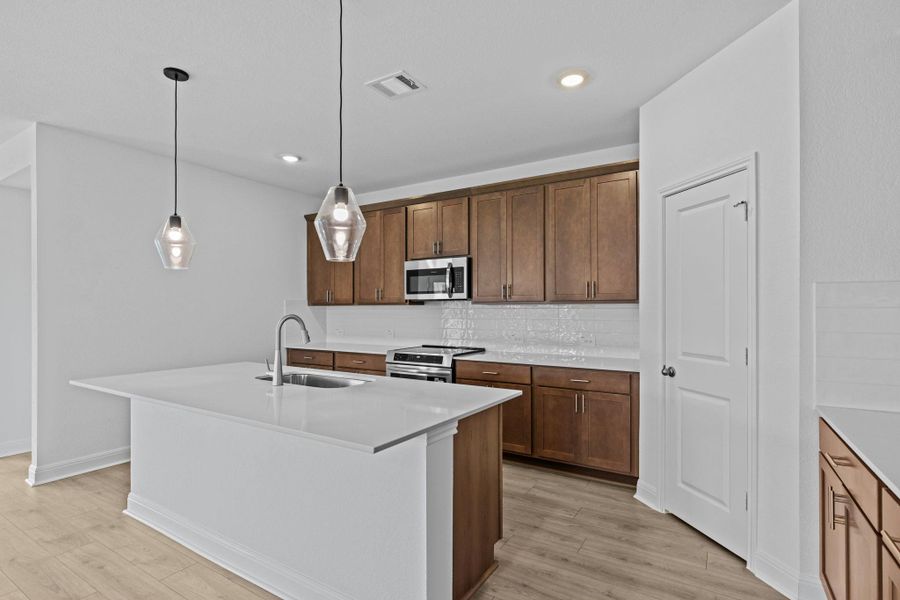 Furnished interior view inside a new home in Riverview, Georgetown (Image 7).