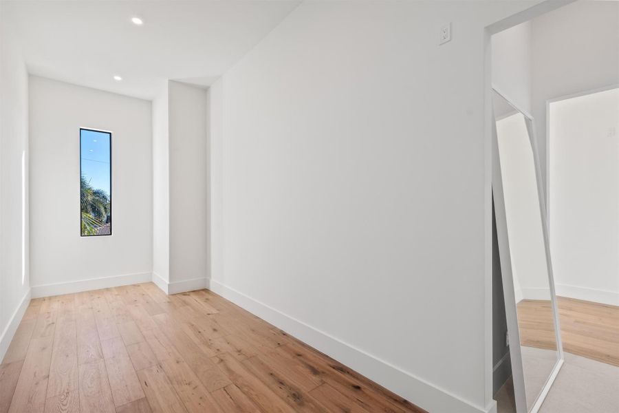 Spacious, unfurnished interior of a new home in , Delray Beach (Image 25).