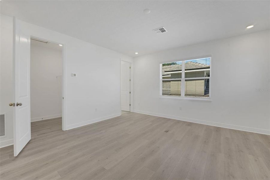 Spacious, unfurnished interior of a new home in Palms at Windermere, Windermere (Image 20).