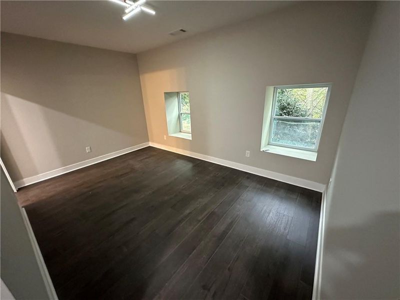 Spacious, unfurnished interior of a new home in , Atlanta (Image 18).