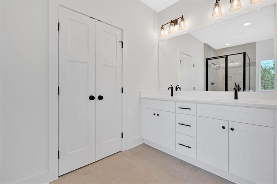Furnished interior view inside a new home in , Cartersville (Image 13).