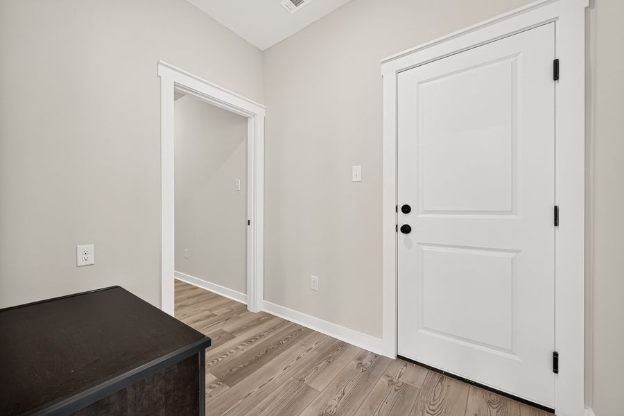 Spacious, unfurnished interior of a new home in Aldeana, Bonney (Image 31).