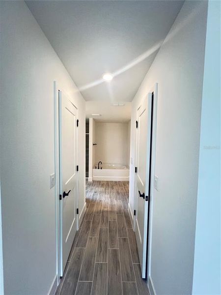 Spacious, unfurnished interior of a new home in Hill Country Estates, Dade City (Image 21).