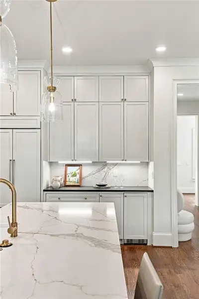 Furnished interior view inside a new home in , Smyrna (Image 70).