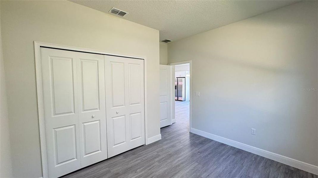 Spacious, unfurnished interior of a new home in , Ocala (Image 14).