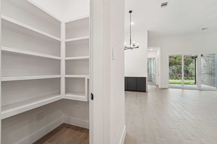 Spacious, unfurnished interior of a new home in Kresston, Montgomery (Image 29).