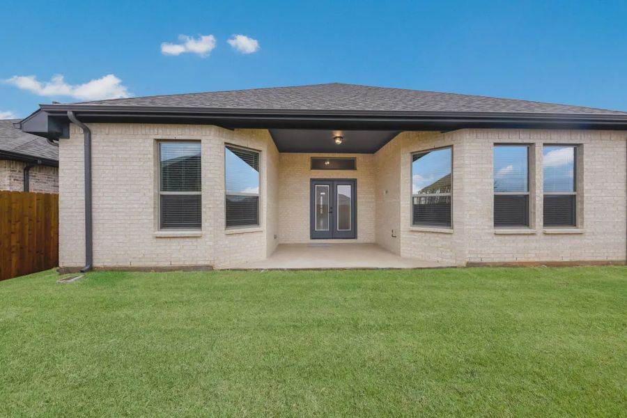 Representative exterior details of a home built from the Lakeway by Chesmar Homes in Meridiana 50's, Manvel (Image 35).