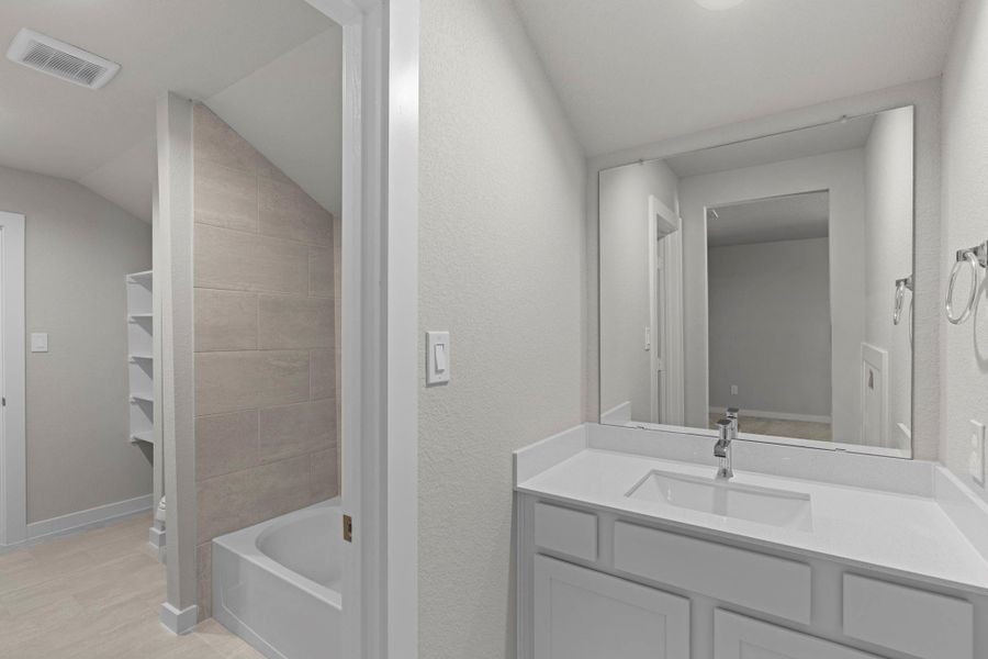 Furnished interior view inside a new home in Briarwood Crossing, Rosenberg (Image 7). Furnished interior view inside a new home in Briarwood Crossing, Rosenberg (Image 7).