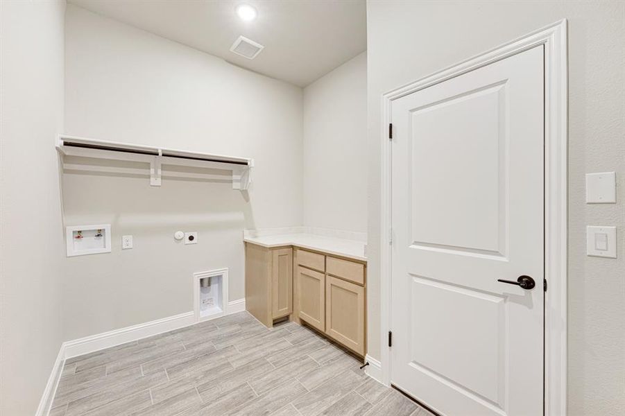 Furnished interior view inside a new home in Sunrise at Garden Valley, Waxahachie (Image 10).