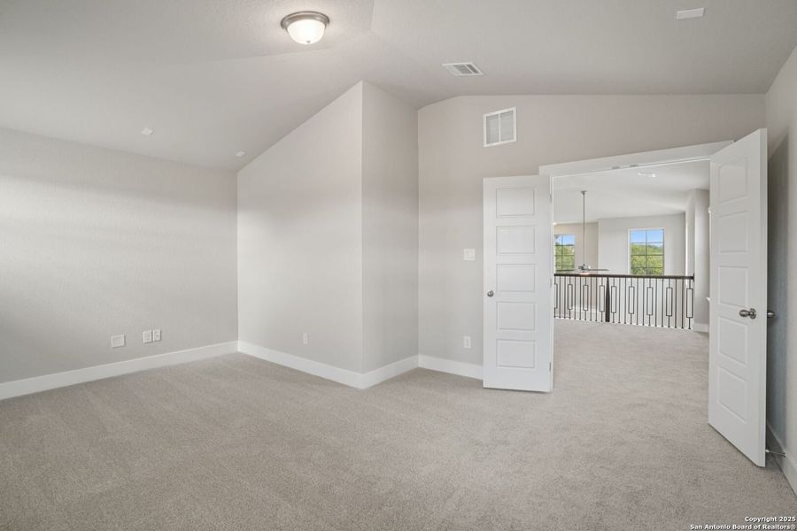 Spacious, unfurnished interior of a new home in Kallison Ranch, San Antonio (Image 27).