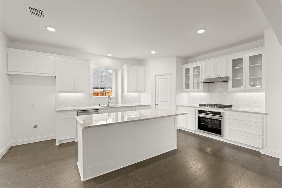 Furnished interior view inside a new home in Trails at Cottonwood Creek, Rowlett (Image 15). Furnished interior view inside a new home in Trails at Cottonwood Creek, Rowlett (Image 15).