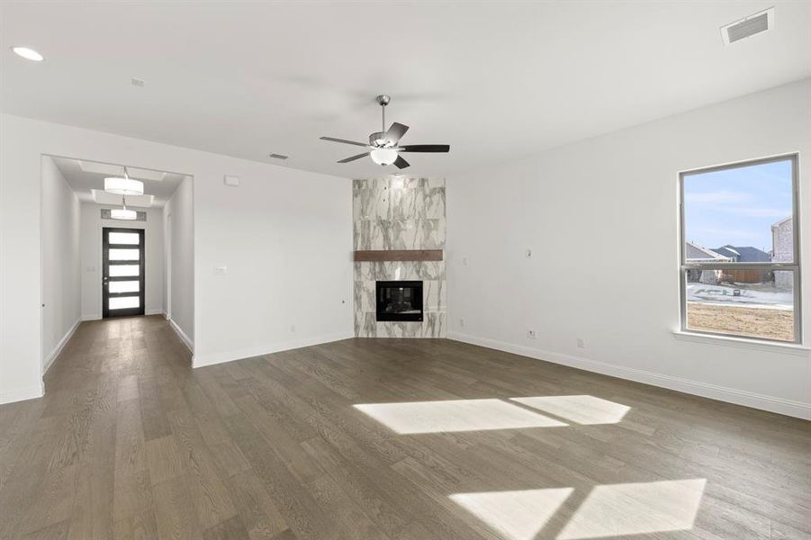 10. 3306 Agnew - Family (3)