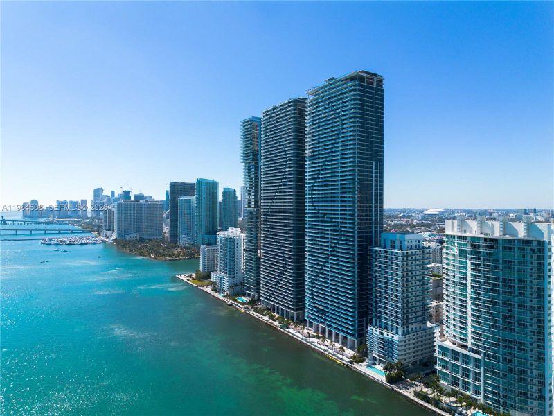 Condo located in Miami, FL showcasing its design and architecture (Image 2). Condo located in Miami, FL showcasing its design and architecture (Image 2).
