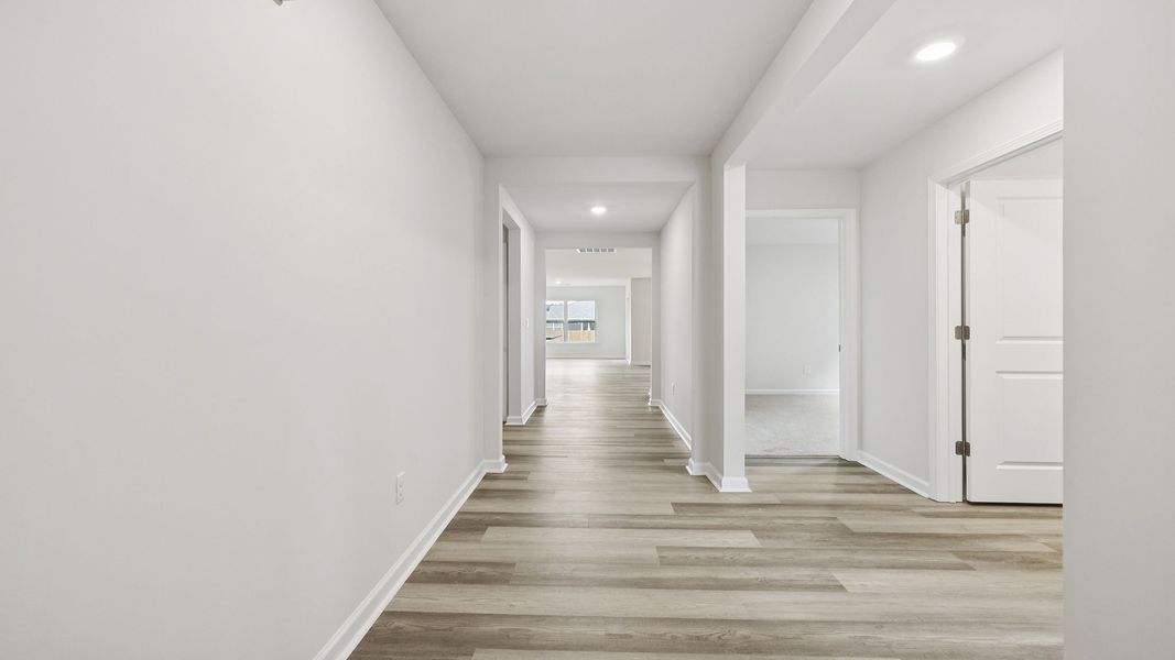 Spacious, unfurnished interior of a new home in Cascade Point, Seneca (Image 11).