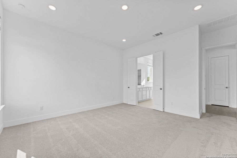 Spacious, unfurnished interior of a new home in , New Braunfels (Image 28). Spacious, unfurnished interior of a new home in , New Braunfels (Image 28).