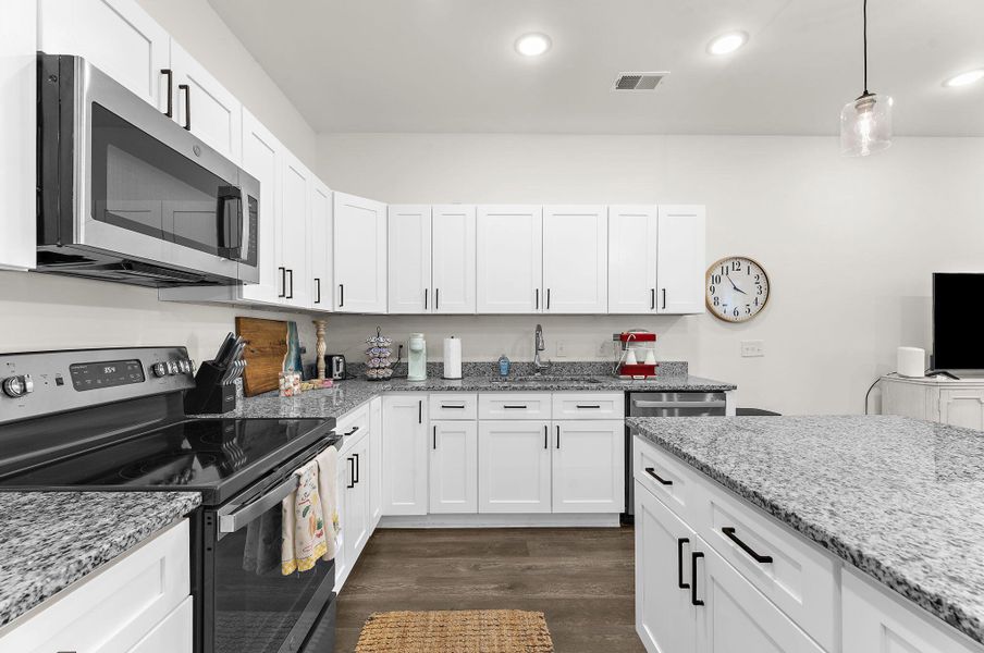 Furnished interior view inside a new home in , Hanahan (Image 27).