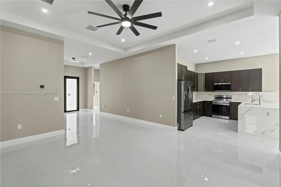 Spacious, unfurnished interior of a new home in , Oakland Park (Image 28). Spacious, unfurnished interior of a new home in , Oakland Park (Image 28).