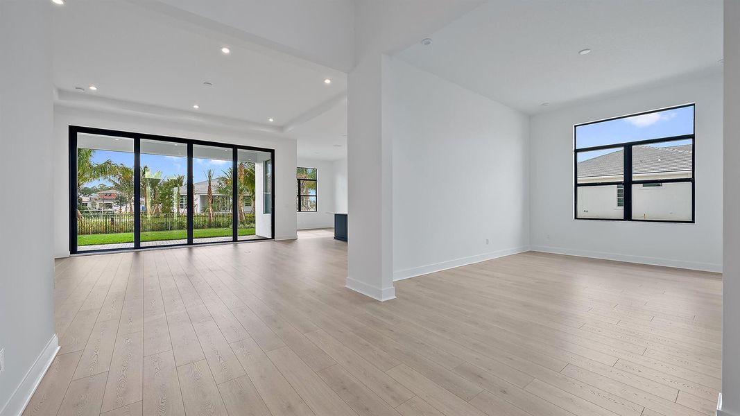 Spacious, unfurnished interior of a new home in , Palm Beach Gardens (Image 20).