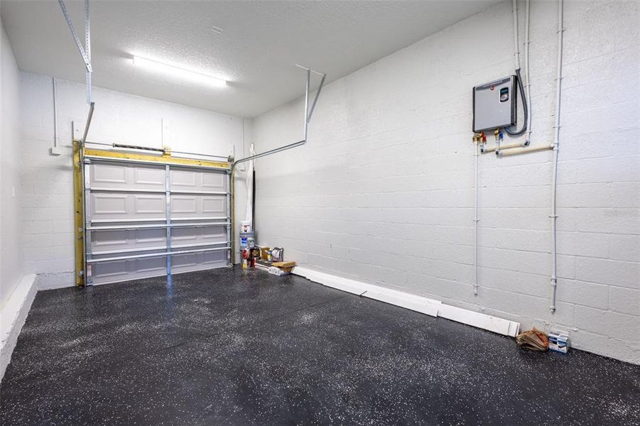 Spacious, unfurnished interior of a new home in , New Port Richey (Image 24).