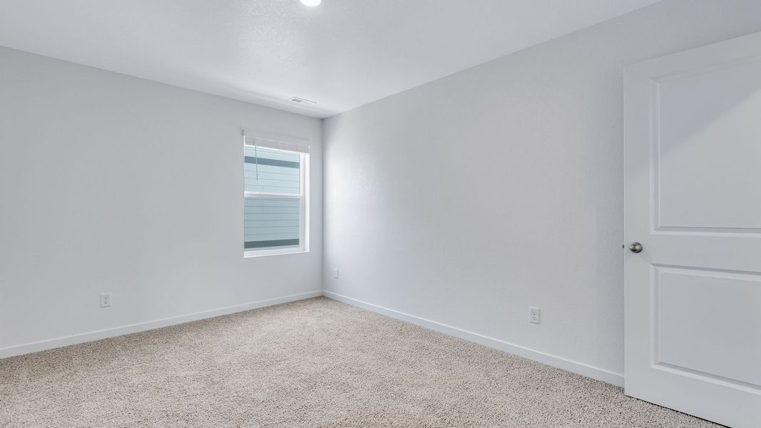 Spacious, unfurnished interior of a new home in Silver Peaks, Lochbuie (Image 34). Spacious, unfurnished interior of a new home in Silver Peaks, Lochbuie (Image 34).