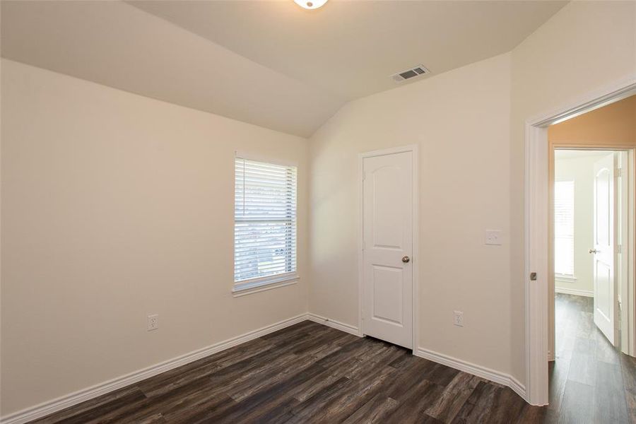Spacious, unfurnished interior of a new home in , Gun Barrel City (Image 22).