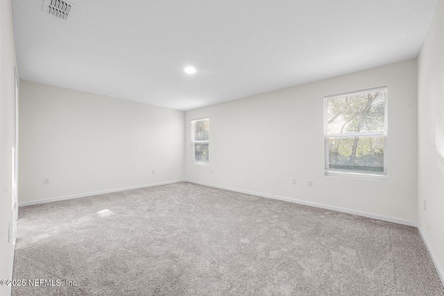 Spacious, unfurnished interior of a new home in , Jacksonville (Image 21).