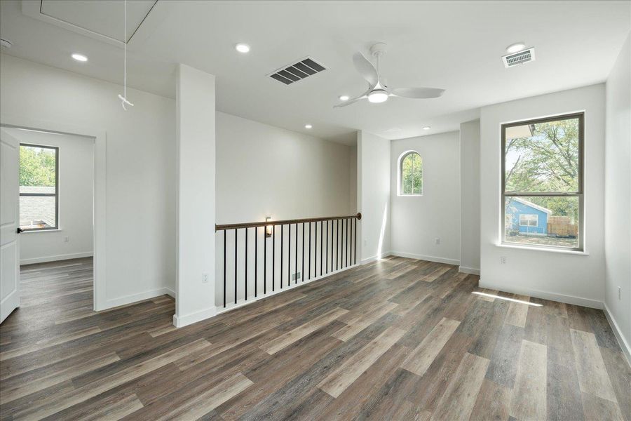 Spacious, unfurnished interior of a new home in , Smithville (Image 25).
