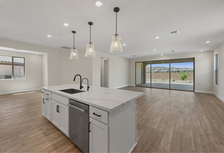 Trilogy Ridgecrest Dream HS 87 Kitchen Great Room - 7 of 14